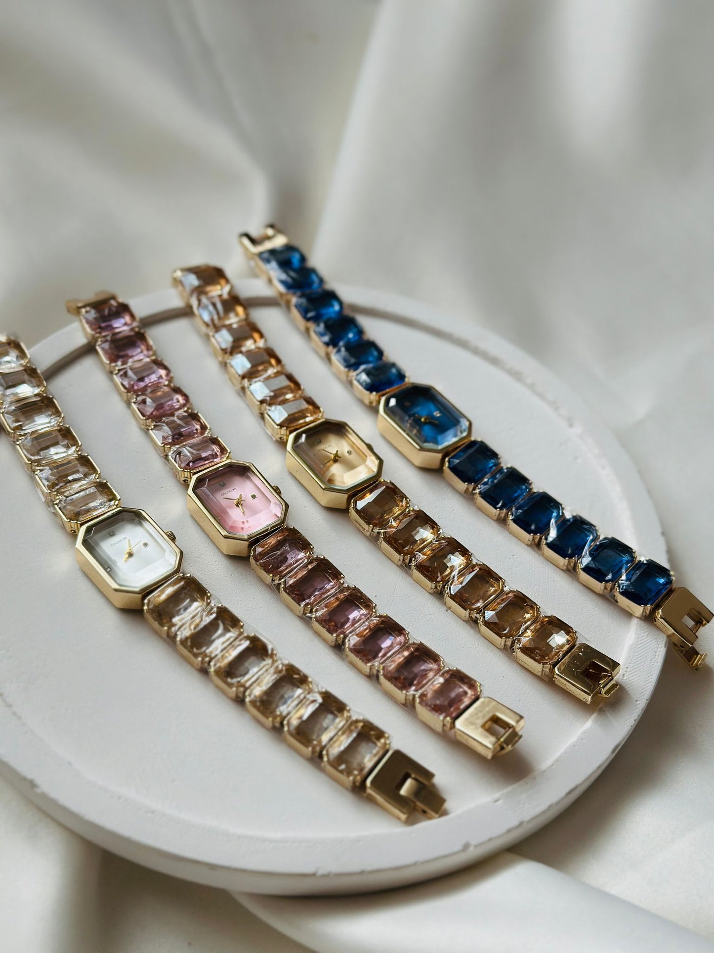 COLISEUM Dolgu Taşlı Kordon, Şık Kadın Kol Saati