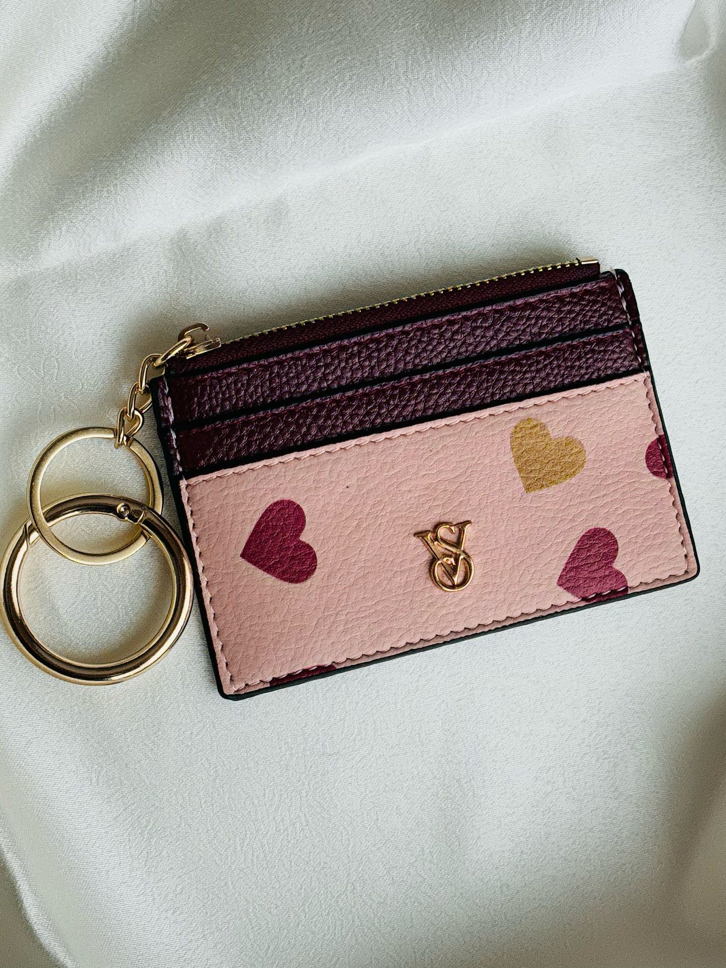 Victoria, Suni Deri, Bozuk Para Gözlü, Kadın Kartlık ve Charm