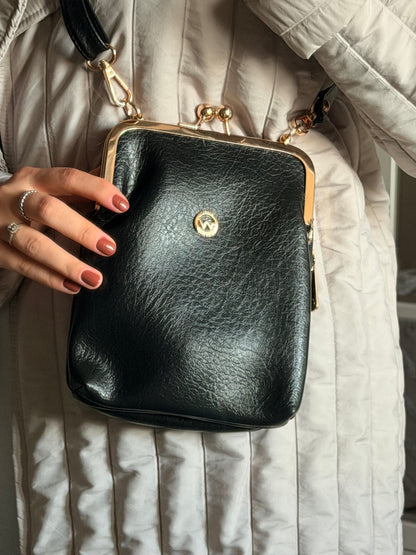 ESTELA ÖPÜCÜK KİLİTLİ ÇOK GÖZLÜ KADIN OMUZ ÇANTASI