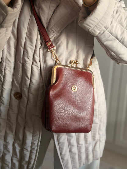 ESTELA ÖPÜCÜK KİLİTLİ ÇOK GÖZLÜ KADIN OMUZ ÇANTASI