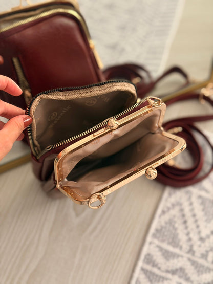 ESTELA ÖPÜCÜK KİLİTLİ ÇOK GÖZLÜ KADIN OMUZ ÇANTASI