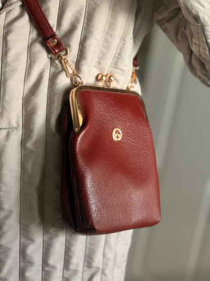 ESTELA ÖPÜCÜK KİLİTLİ ÇOK GÖZLÜ KADIN OMUZ ÇANTASI