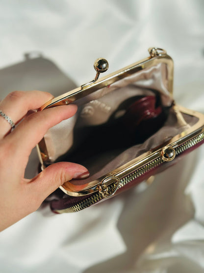 ESTELA ÖPÜCÜK KİLİTLİ ÇOK GÖZLÜ KADIN OMUZ ÇANTASI