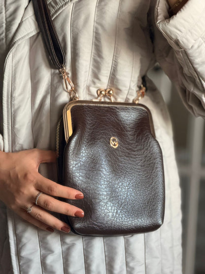 ESTELA ÖPÜCÜK KİLİTLİ ÇOK GÖZLÜ KADIN OMUZ ÇANTASI