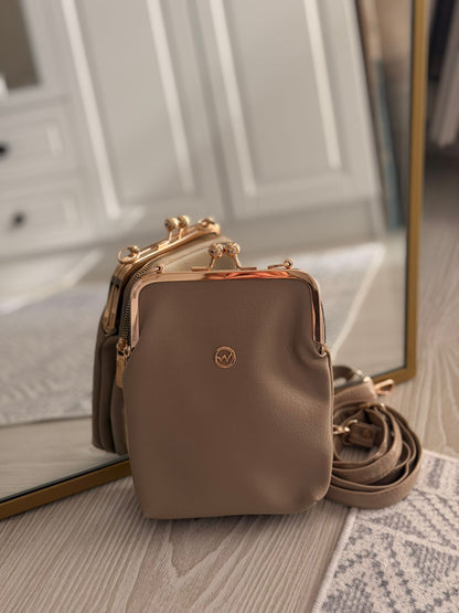 ESTELA ÖPÜCÜK KİLİTLİ ÇOK GÖZLÜ KADIN OMUZ ÇANTASI