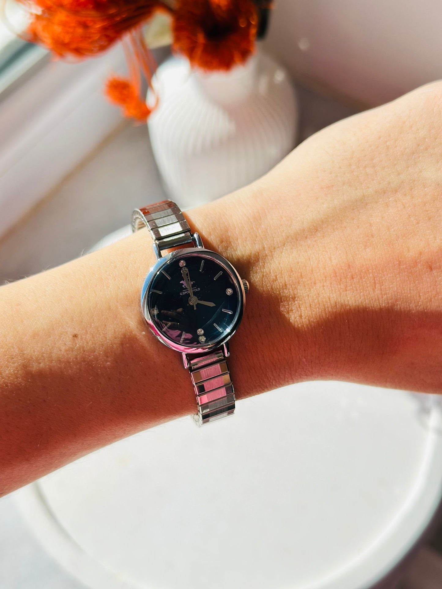 Mira metal yay kordonlu zarif, şık, minimal kadın kol saati