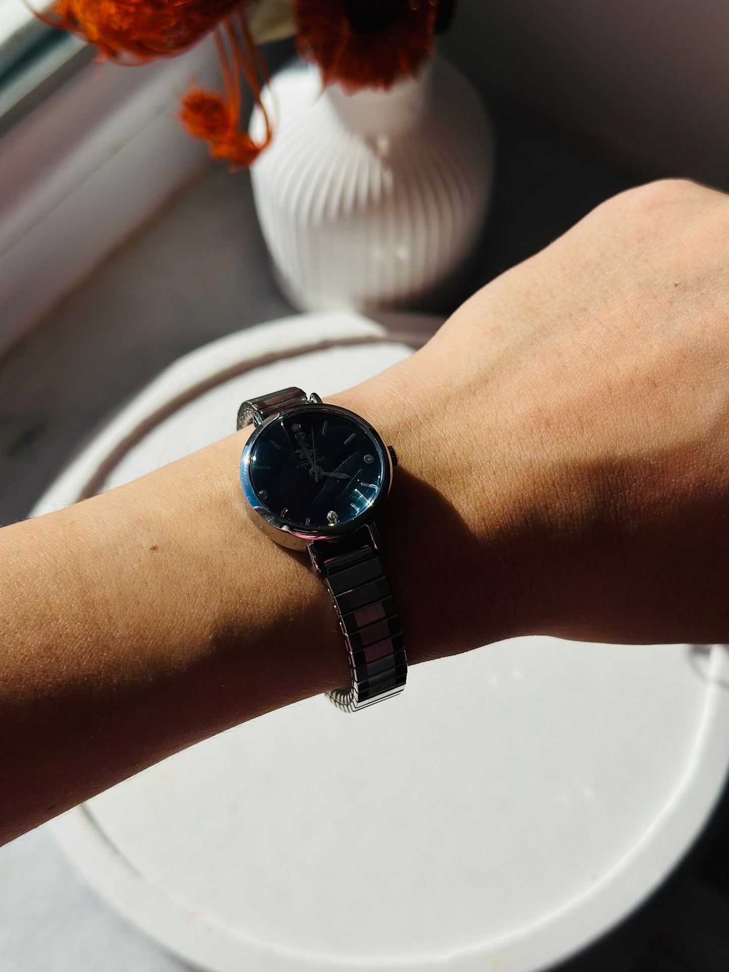 Mira metal yay kordonlu zarif, şık, minimal kadın kol saati