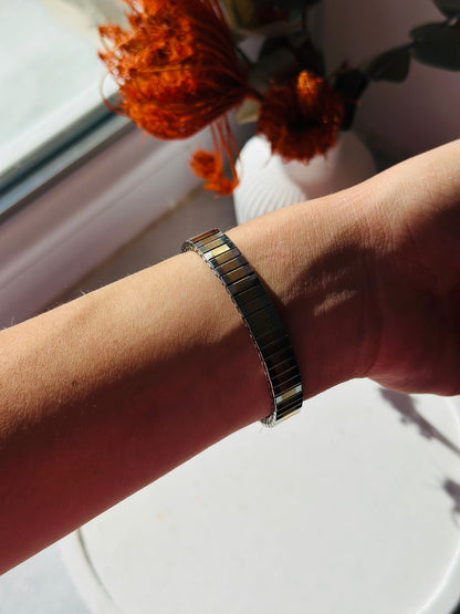 Mira metal yay kordonlu zarif, şık, minimal kadın kol saati