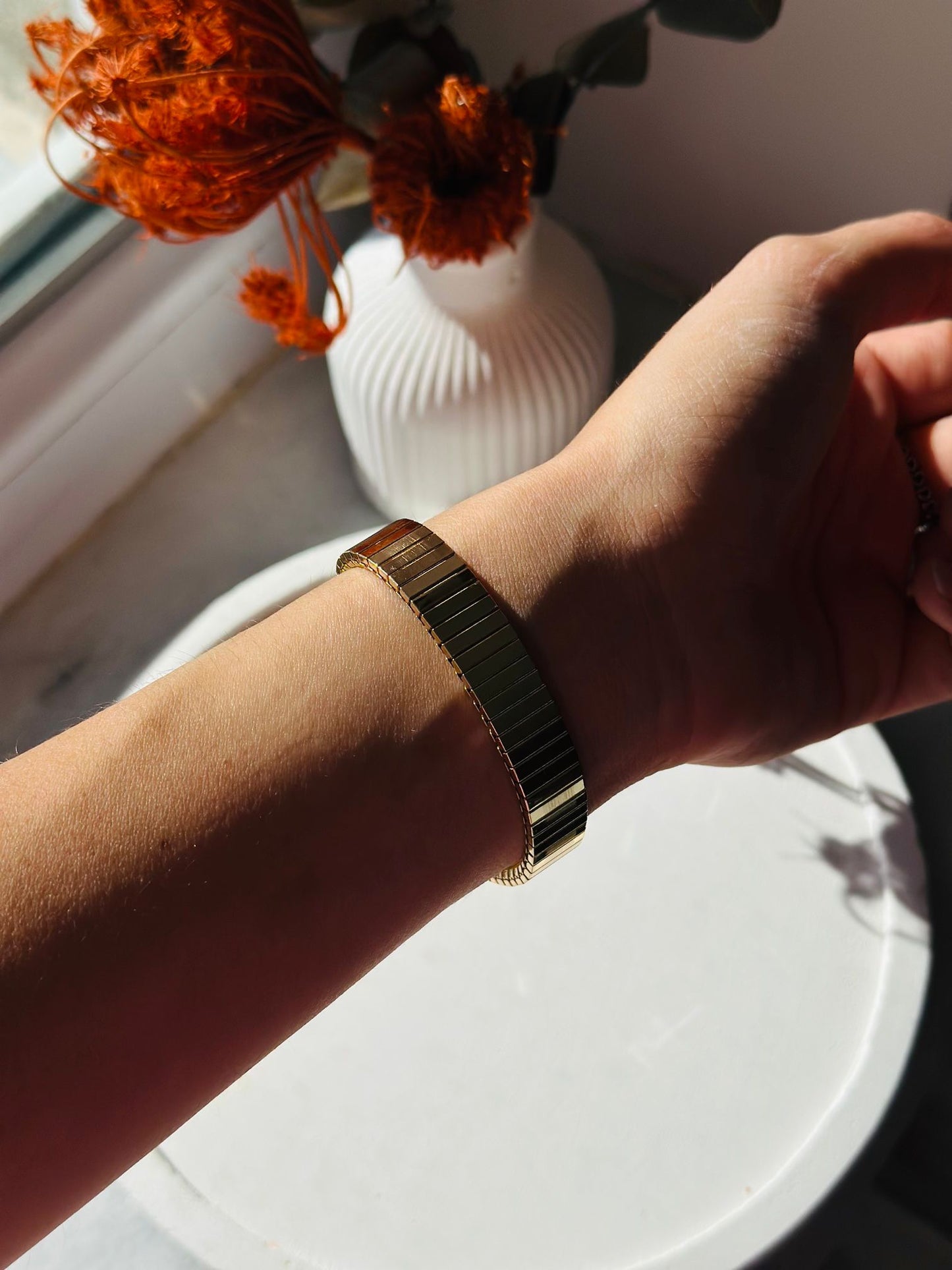 Selin metal yay kordon,zarif, şık, minimal kadın kol saati