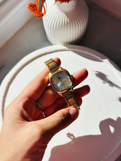 Selin metal yay kordon,zarif, şık, minimal kadın kol saati