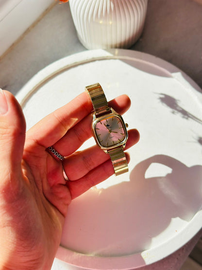 Selin metal yay kordon,zarif, şık, minimal kadın kol saati