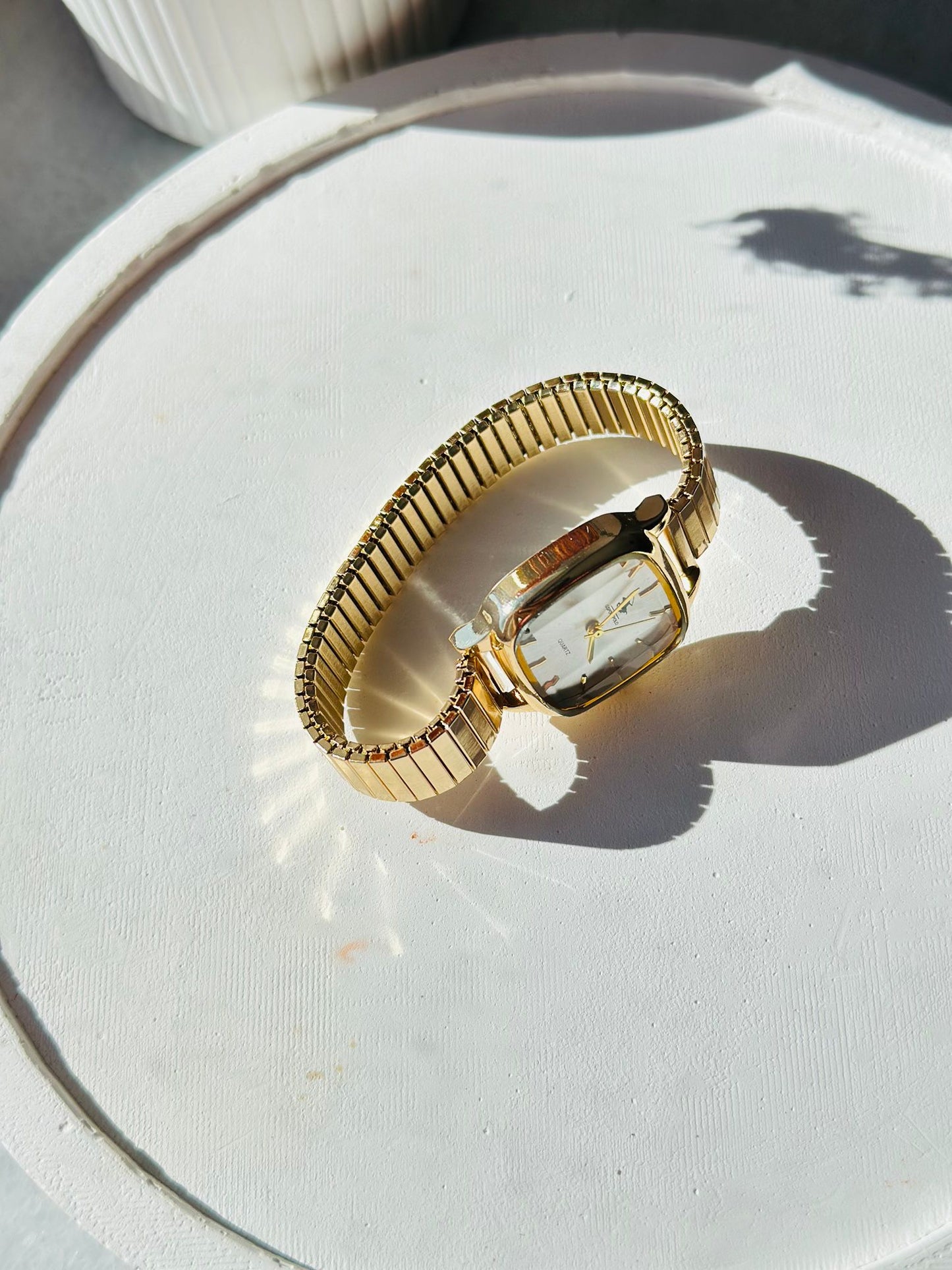 Selin metal yay kordon,zarif, şık, minimal kadın kol saati