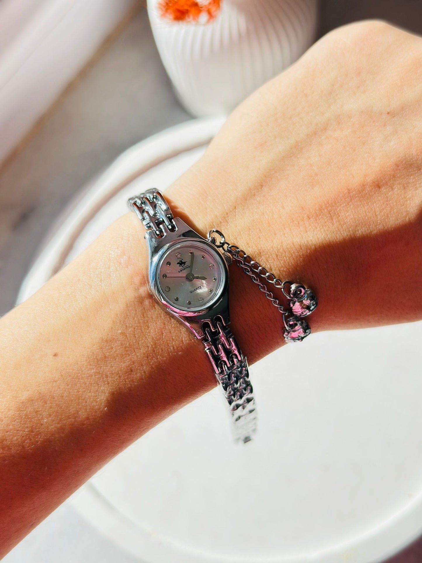 SOFİA yeni sezon, metal kordron, sallantılı helllo kity charmlı zarif, şık, minimal kadın kol saati