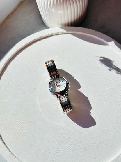 Vera metal yay kordon,zarif, şık, minimal kadın kol saati