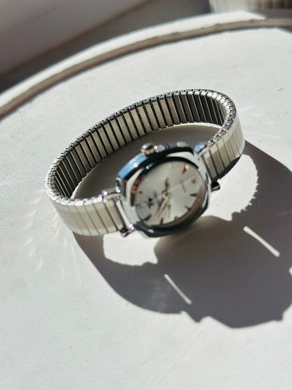 Vera metal yay kordon,zarif, şık, minimal kadın kol saati