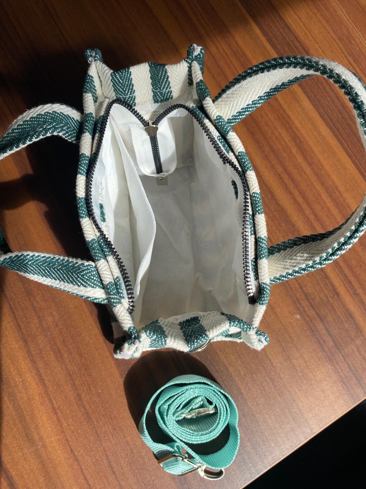 VİBE KANVAS YEŞİL BEYAZ ÇİZGİLİ KADIN MİNİ EL VE OMUZ ÇANTASI