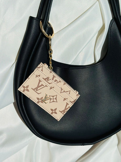 Serra, Suni Deri, Bozuk Para Gözlü,  Kadın Kartlık ve Charm